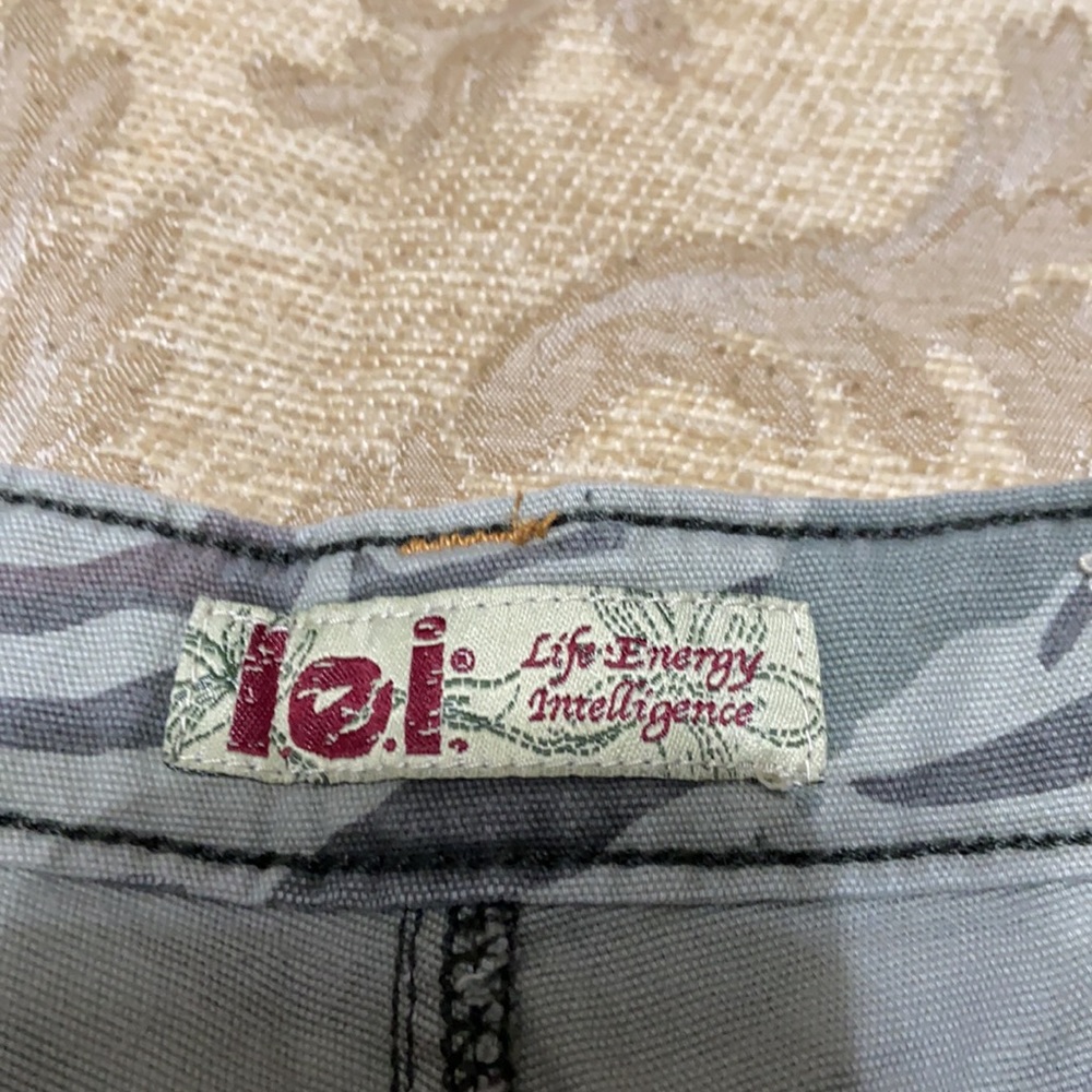 l.e.i. Camouflage Cuffed Shorts 15 - Picture 6 of 12